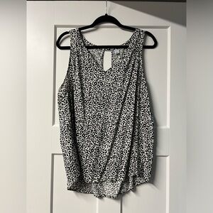 Old Navy black and white leopard print tank. Size XL.
